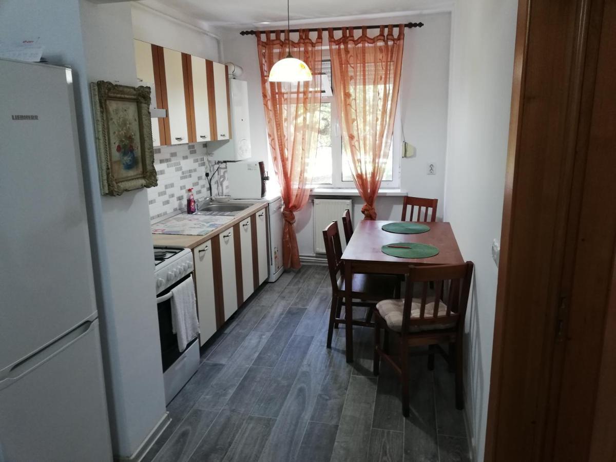 Ferienwohnung Valeria Apartament Onesti Exterior foto