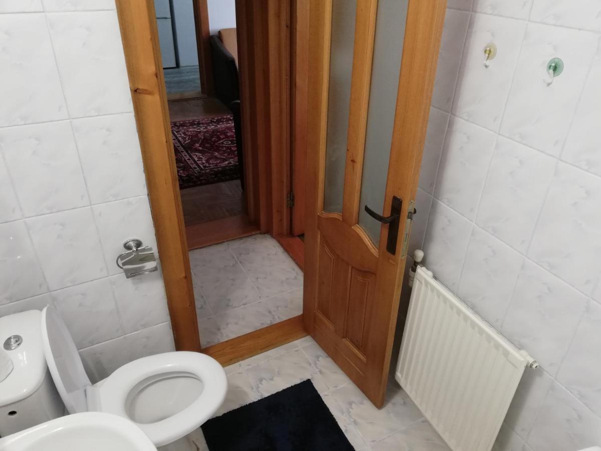 Ferienwohnung Valeria Apartament Onesti Exterior foto
